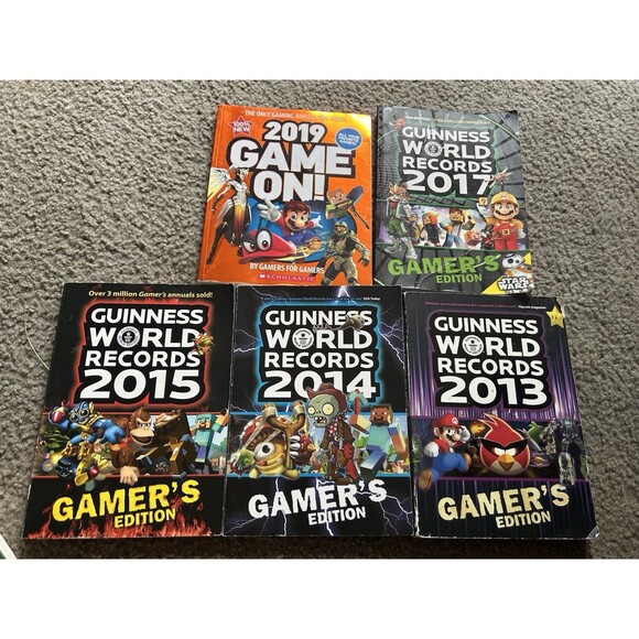 Video Game World Record Books Guinness & Game On 2013-16 + 2017 & 2019 - Picture 1 of 6